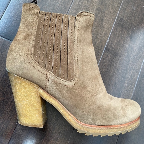 Prada suede booties light brown - Picture 2 of 10